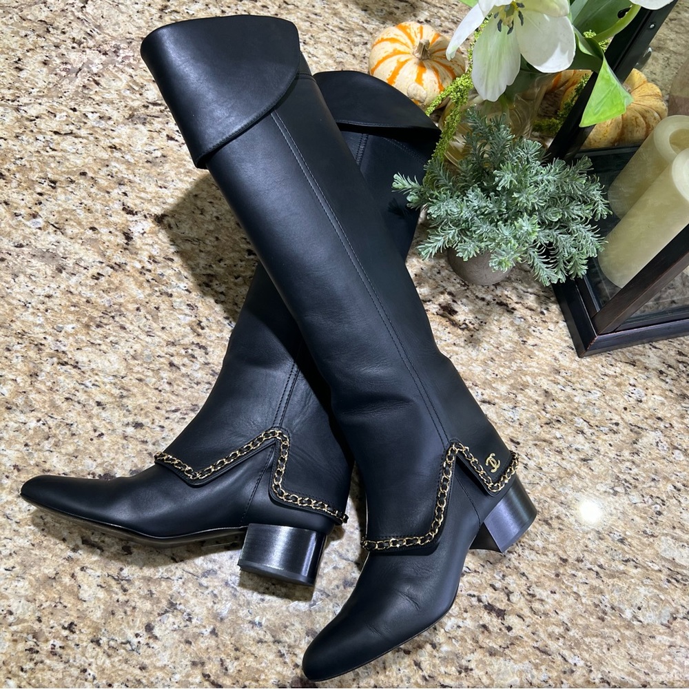 CHANEL Calfskin Knee High Chain Detail Black CC Interlocking Leather Boots 39.5